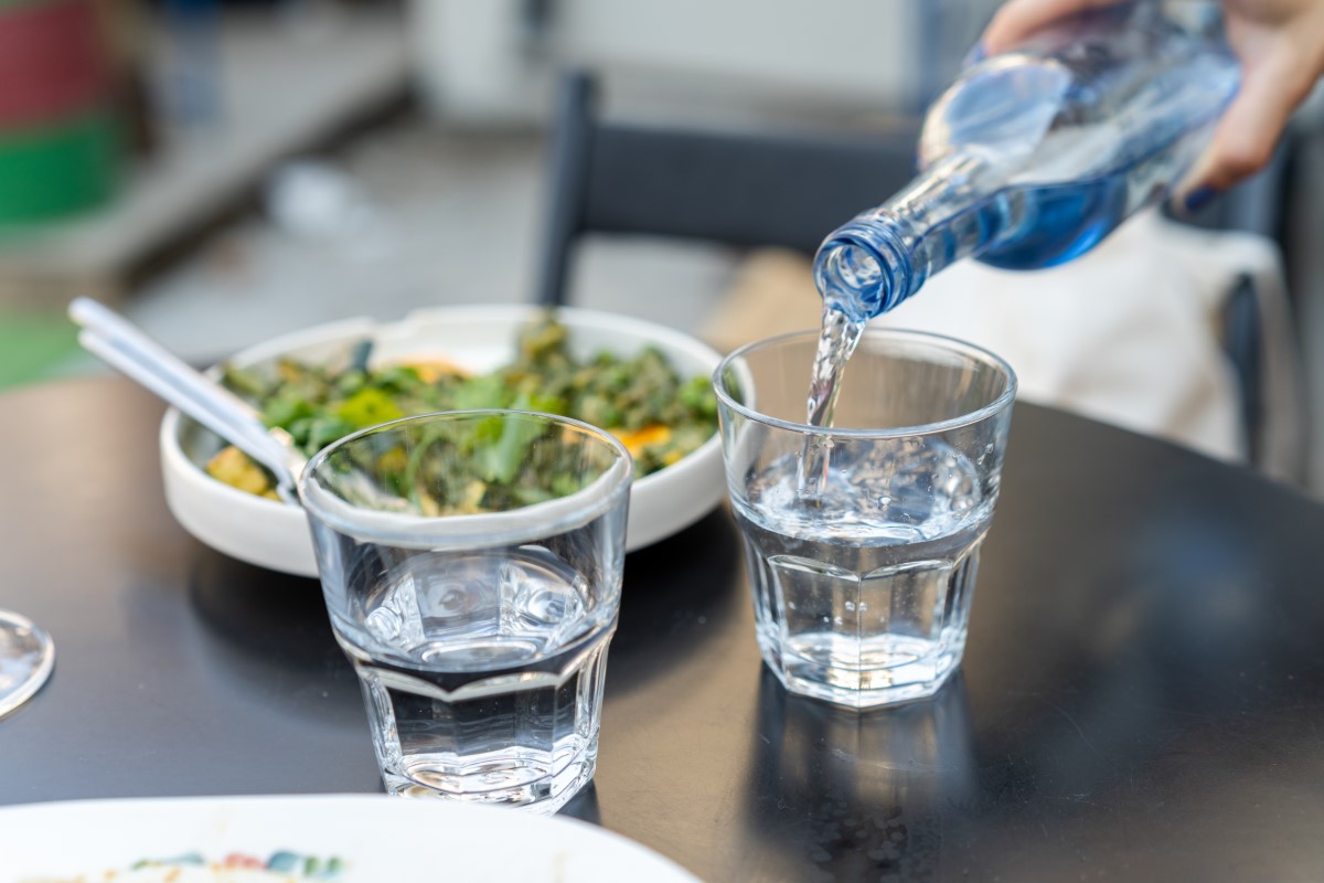Por que trocar outras bebidas por água